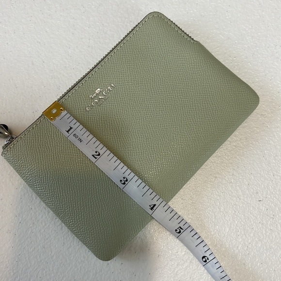 Coach Wristlet Light Sage/Olive Green Leather Style F58032 NWT - Picture 4 of 7